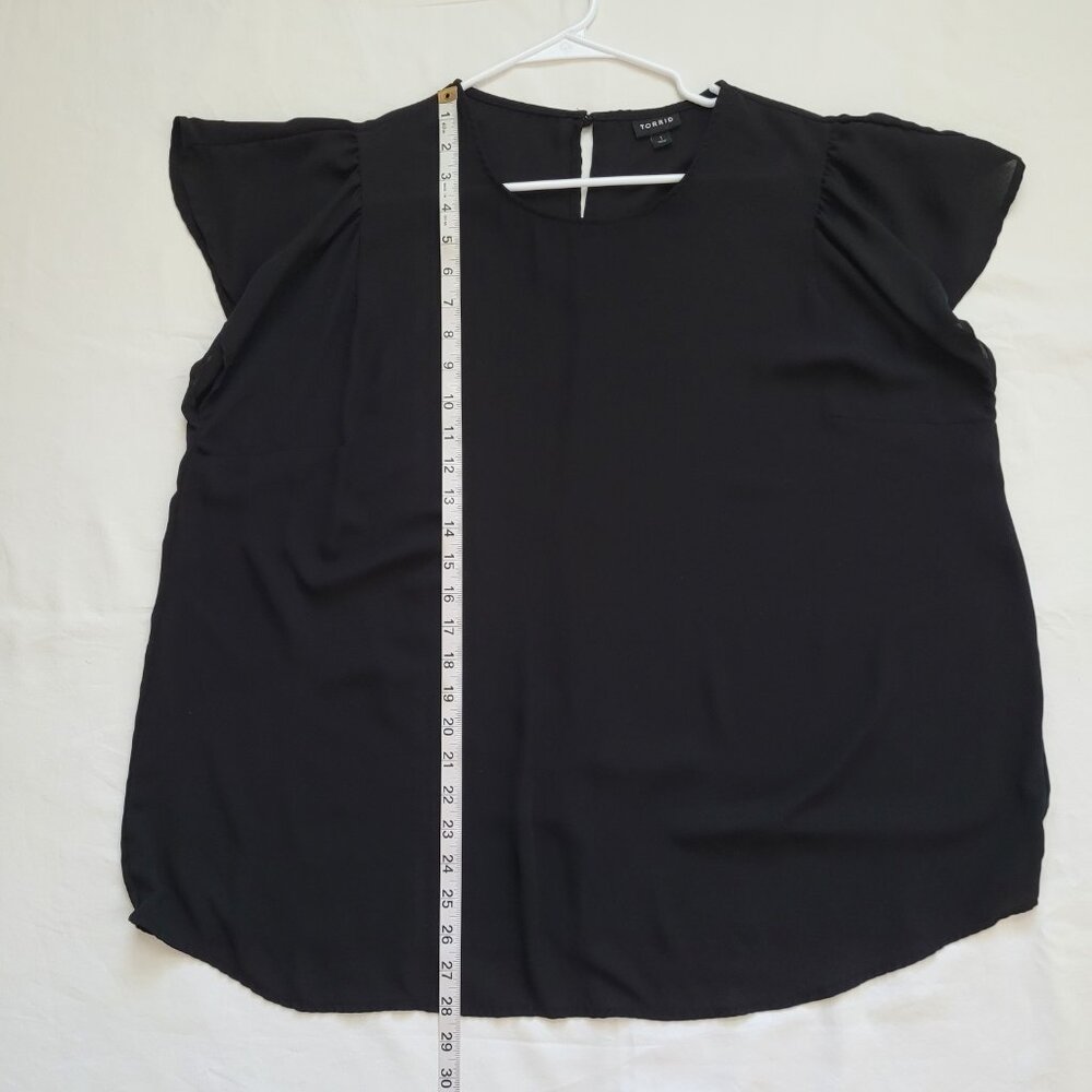Torrid Women's Shear Black Flutter Short Sleeve Blouse Size 1 - Picture 8 of 10
